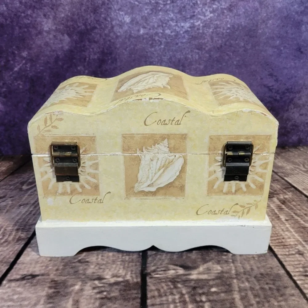 Chest/Keepsake Box‎